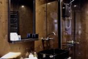 Cabin shower en suite